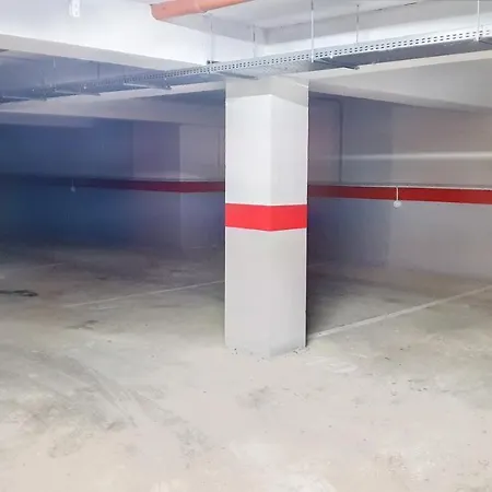 Cozy Penthouse In A New Business Building In City Center. Free Private Parking 公寓