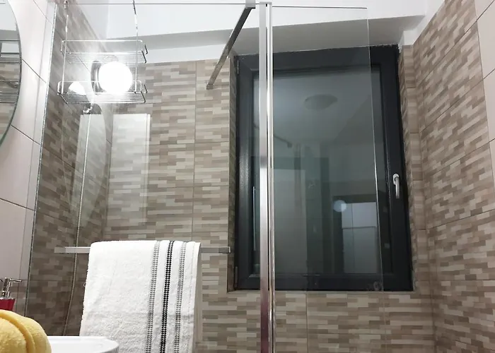 Cozy Penthouse In A New Business Building In City Center. Free Private Parking Διαμέρισμα *